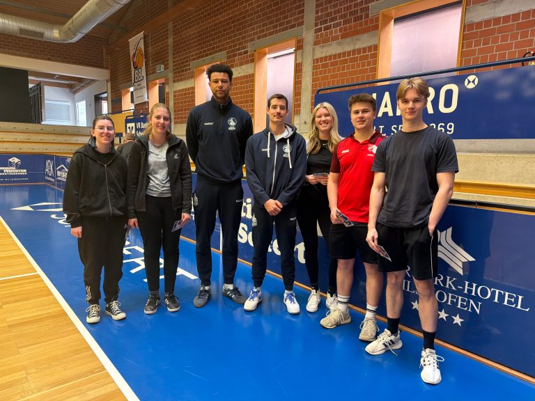 Read more about the article <span class="caps">AZUBI</span> <span class="caps">FIT</span> <span class="caps">DAY</span> in col­la­bo­ra­ti­on with the <span class="caps">HAKRO</span> <span class="caps">MERLINS</span>